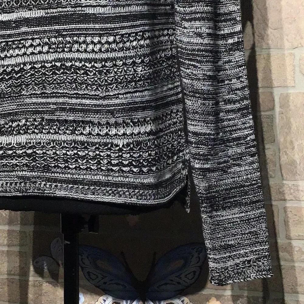 AEROPOSTALE NWT - Sz M - heathered sweater - timeless chic works to everything